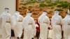Papa critica guerras “infantiles” en una cumbre en Bahrein
