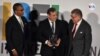 Premios al periodismo internacional, el fundador y director del medio salvadoreño, El Faro, recibió una presea como pionero en el periodismo investigativo en la región. También el equipo de periodistas de Ucrania y otra de Afganistan. (Fotoproducción VOA / Tomás Guevara)