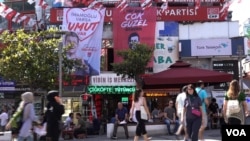 Istanbul’s Besiktas district is an opposition stronghold, where 83% voted for Ekrem Imamoglu. (D. Jones/VOA)