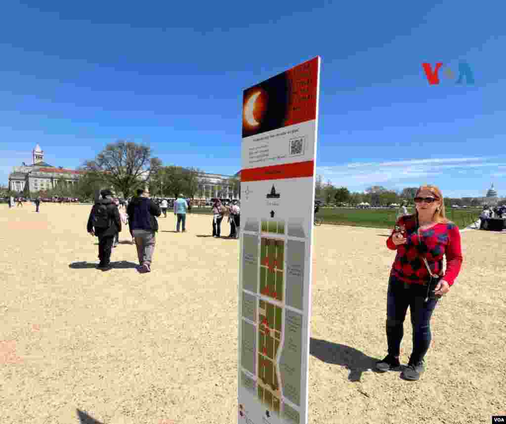 Personas acudieron al National Mall en Washington DC, para presenciar este fenómeno.&nbsp;