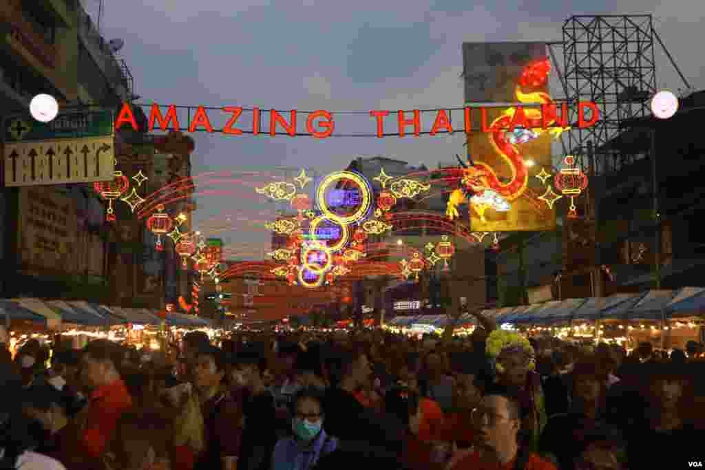 ထိုင်းနိုင်ငံဘန်ကောက်မြို့မှာ ကျင်းပနေတဲ့ တရုတ်ရိုးရာ နှစ်သစ်ကူး (ဓါတ်ပုံ - ထက်အောင်ခန့်)