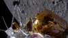 Wahana pendarat bulan Odysseus di sisi dekat bulan setelah penyisipan orbit Bulan, 21 Februari 2024. Pendarat tersebut secara otomatis mendarat ke permukaan Bulan pada 22 Februari. (Foto: Inituitive Machine/AP)