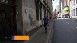 Tejer la mente, el pasatiempo de hombres en Medellín 