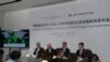 Carlos Tavares, drejtor i kompanisë Stellantis dhe Zhu Jiangming, drejtor i kompanisë kineze Leapmotor, në konferencë të përbashkët për shtyp në Hangzhou, Kinë (14 maj 2024)