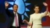 郭台铭（左）在台北的记者会上宣布与资深演员赖佩霞搭档角逐2024台湾总统大选。（2023年9月14日）