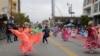 Un grupo de nicaragüenses participa en el Carnaval de San Francisco, en California en mayo de 2023. Cortesía. 