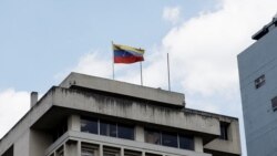 Futuro incierto sobre los seis opositores venezolanos resguardados en la embajada de Argentina en Caracas. 