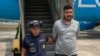 José Carlos Ortiz Lucero es deportado desde Alexandria, Luisiana a Guatemala donde era buscado por violencia doméstica, el 13 de mayo de 2024.