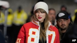  Këngëtarja Taylor Swift 