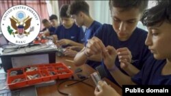 ABŞ səfirliyi Azərbaycanlı Oğlanların İnnovasiya Düşərgəsini təşkil edir (Mənbə: ABŞ səfirliyi)
