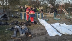 Nueva masacre de civiles en Ucrania, mientras siguen dudas por ayuda de EEUU