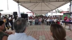 Ecuatorianos a la espera del juicio político al presidente de la República