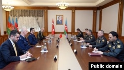 Kərim Vəliyev və İsmail Günaydın (Mənbə: Müdafiə Nazirliyi)