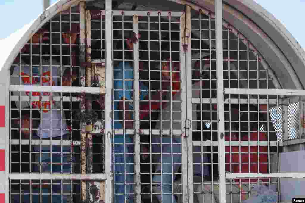  Un camión transporta haitianos detenidos para ser deportados por su situación migratoria irregular.&nbsp;