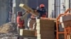Estadounidenses creen que migrantes contribuyen a economía, pero preocupan riesgos, según sondeo