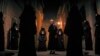 ภาพที่เผยแพร่โดยวอร์เนอร์ บราเธอร์ส เผยให้เห็น Taissa Farmiga ในบท Sister Irene ในภาพยนตร์ "The Nun II" (วอร์เนอร์ บราเธอร์ส./เอพี)