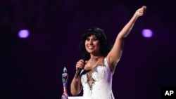 Raye after winning the artist of the year award during the BRIT Awards 2024 in London, March. 2, 2024.