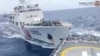 Kapal Garda Pantai China, kanan, bertabrakan dengan kapal Garda Pantai Filipina BRP Teresa Magbanua di dekat Beting Sabina di Laut China Selatan yang disengketakan pada 31 Agustus 2024. (Foto: via AP)