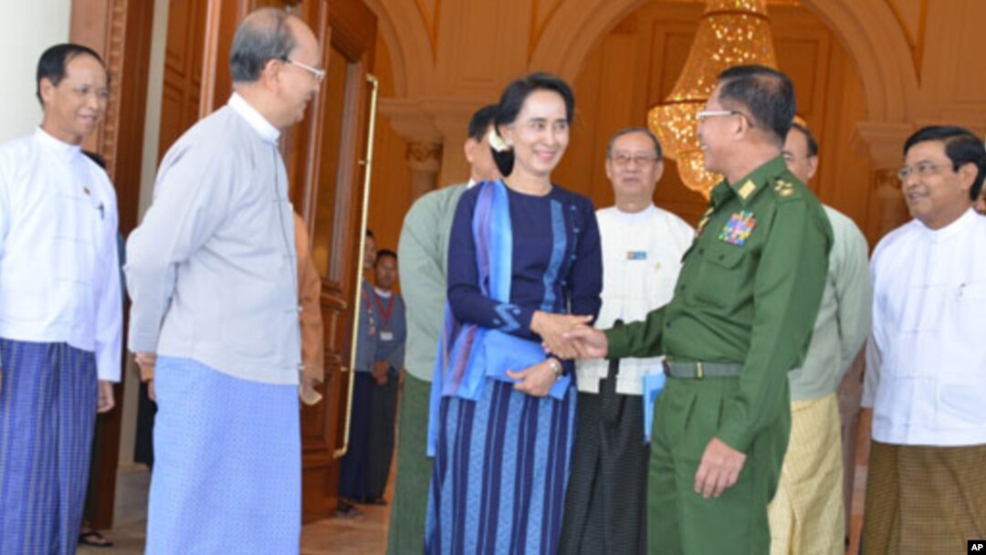 ဒေါ်အောင်ဆန်းစုကြည်၊ သမ္မတနဲ့ ကာချုပ် တွေ့ဆုံ။ 