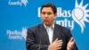Departamento del Tesoro de EEUU investiga vuelos de migrantes del gobernador de Florida
