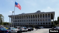 Una vista del edificio federal Paul G. Rogers y el juzgado de EEUU, durante la audiencia sobre la moción para revelar la orden de allanamiento en la casa del expresidente Donald Trump, en West Palm Beach, Florida, EEUU, el 18 de agosto de 2022.