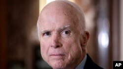 El Senador estadounidense John McCain. 25 de octubre de 2017. Foto Associated Press.