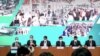 香港特首李家超(右三)1月5日联同多名司局长召开记者会，公布1月8日与中国大陆首阶段通关安排 (网上直播截图)
