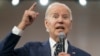 El presidente Joe Biden habla durante una visita a la planta fabricadora de semiconductores SK Siltron SS en Bay City, Michigan, el 29 de noviembre de 2022.