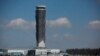 López Obrador inaugura polémico aeropuerto fuera de la capital mexicana