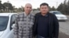 Jurnalist Solijon Abdurahmonov (chapda) huquq faoli Abdurahmon Tashanov bilan