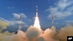 Indian Space Research Organization's polar satellite launch vehicle lifting off from a launch pad at the Satish Dhawan Space Centre in Sriharikota, India. Feb.15, 2017.