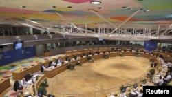 El presidente de Ucrania, Volodymyr Zelenzkyy, habla al Consejo de Europa por video el 30 de mayo de 2022.