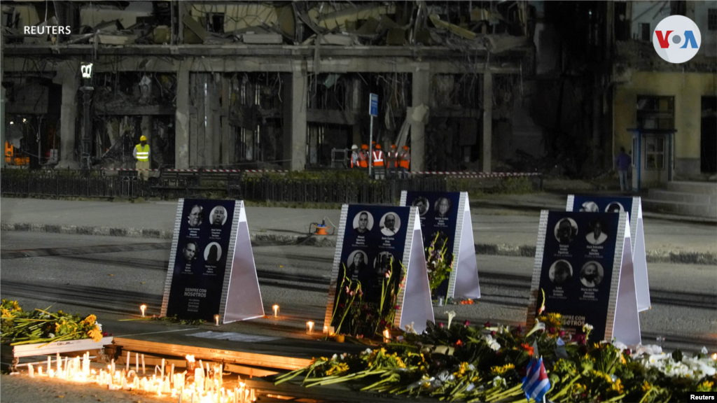 Con velas, familiares y ciudadanos cubanos rindieron un homenaje a las víctimas de la explosión ocurrida el viernes 6 de mayo en el tradicional hotel Saratoga, en La Habana, que dejó unas 46 personas muertas y decenas más heridas.