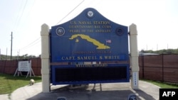 Un letrero de la Estación Naval de EE. UU. en la Bahía de Guantánamo, Cuba. [Foto de archivo]
