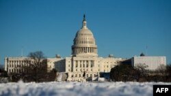 El presidente de EE.UU., DonaldTrump se reunió el miércoles con legisladores, entre ellos siete demócratas para discutir el cierre de gobierno.