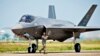 미국 록히드마틴사의 차세대 전투기 F-35. 일본은 미국으로부터 F-35 전투기를 도입하면서 일본 기업들도 부품 개발 형태로 참여하기로 했다. (자료사진)