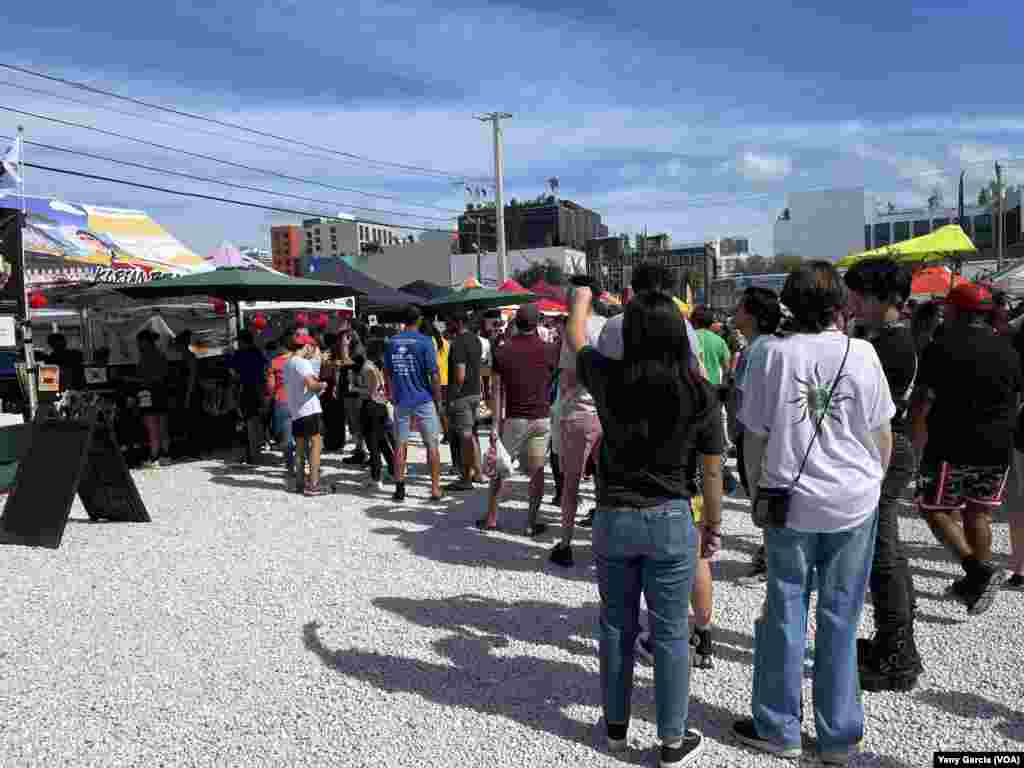 Las largas filas son habituales mantienen cada fin de semana en el festival de comida al aire libre Smorgasburg, en Wynwood, Miami, que este sábado 21 de enero está dedicado a celebrar la cultura china y el Año Nuevo Lunar.&nbsp;