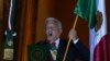 El presidente mexicano Andrés Manuel López Obrador da el grito anual para dar inicio a las celebraciones del Día de la Independencia desde el balcón del Palacio Nacional en la Ciudad de México, el jueves 15 de septiembre de 2022. (AP Foto/Fernando Llano)