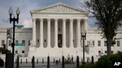 ARCHIVO -Foto del edificio de la Corte Suprema en Washington, que este lunes decide si los puertorriqueños califican para un beneficio federal de seguridad social.