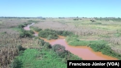 Rio Revue, Manica, Moçambique