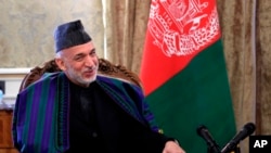 نيويارک ټائمز پخپل راپور کې ددغو رابطو څخه دخبرو کسانو له خُلې وئيلي دي چې دصدر حامد کرزي لخوا طالبانو سره شوؤ دغو تماسونو کمه گټه ورکړې ده، خو ورسره دښاغلي کرزي اؤ امريکا ترمينځ پاتې باور ته زيان رسيدلى.