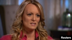 Un abogado que representa a Stormy Daniels presentó la nueva petición para que el presidente Trump testifique en una corte federal en Los Ángeles.