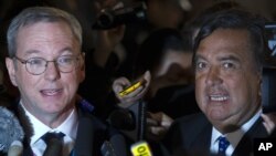 Eric Schmidt, presidente ejecutivo de Google y ex gobernador de Nuevo México, Bill Richardson abandonan Corea del Norte sin noticias alentadoras.