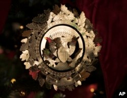 El adorno oficial de Navidad de la familia presidencial Trump en la Casa Blanca-