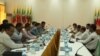 ငြိမ်းချမ်းရေးကိစ္စ ၈၈ နဲ့ ဝန်ကြီးဦးအောင်မင်းတို့ MPC ရုံးမှာ ဆွေးနွေးနေစဉ် - ၆ ရက် မေလ ၂၀၁၄ (ဓာတ်ပုံ - ၈၈ မျိုးဆက် ငြိမ်းချမ်းရေးနဲ့ ပွင့်လင်းလူ့အဖွဲ့အစည်း Facebook စာမျက်နှာ)