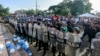 Denuncian agresión a hermanos de estudiante detenida 