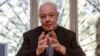 El prefecto del Archivio Apostólico Vaticano, el obispo Sergio Pagano, habla en su oficina en el Vaticano, el 14 de febrero de 2024, durante una entrevista con The Associated Press.