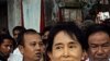 နိုင်ငံရေး အကျဉ်းသား မိသားစုဝင် ၇၀ ကျော်ကို ဒေါ်စု တွေ့ဆုံ အားပေး