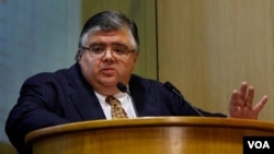 Carstens consideró que la nacionalidad no es lo más determinante para dirigir al organismo internacional.