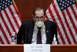 El presidente del Comisión Judicial de la Cámara de Representantes, Jerry Nadler, demócrata por Nueva York, llega a la audiencia sobre la supervisión del Departamento de Justicia en Capitolio, el martes 28 de julio de 2020.